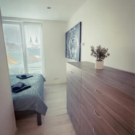 Апартаменти Exkluzivny Penthouse 145 M2 S Panoramatickou Stresnou Terasou 130 M2 *